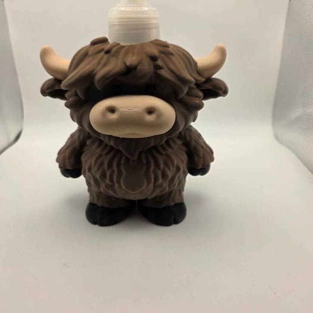 Bringing some Highland charm to the sink today! 🐮✨